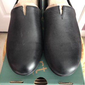 Ladies Black Flats